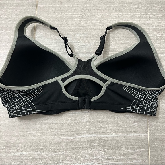 Bundle of 3 sports Bras- Danskin and Fila Sz Large /38C - Picture 3 of 10